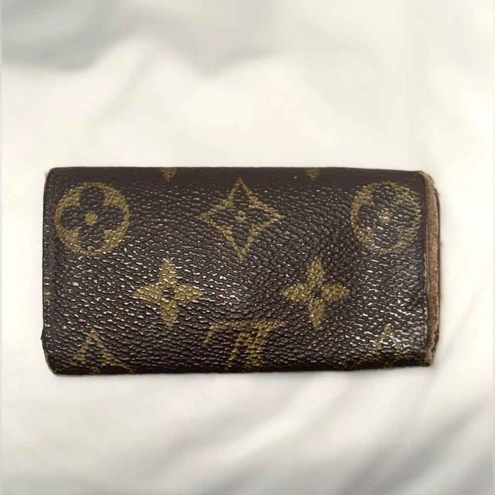 LOUIS VUITTON MONOGRAM KEY HOLDER / WALLET - Picture 15 of 16
